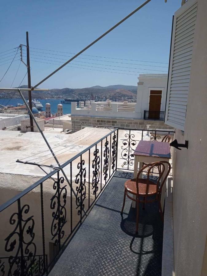 Soullas Apart -Ελλαδα- Apartment Ermoupoli Exterior foto